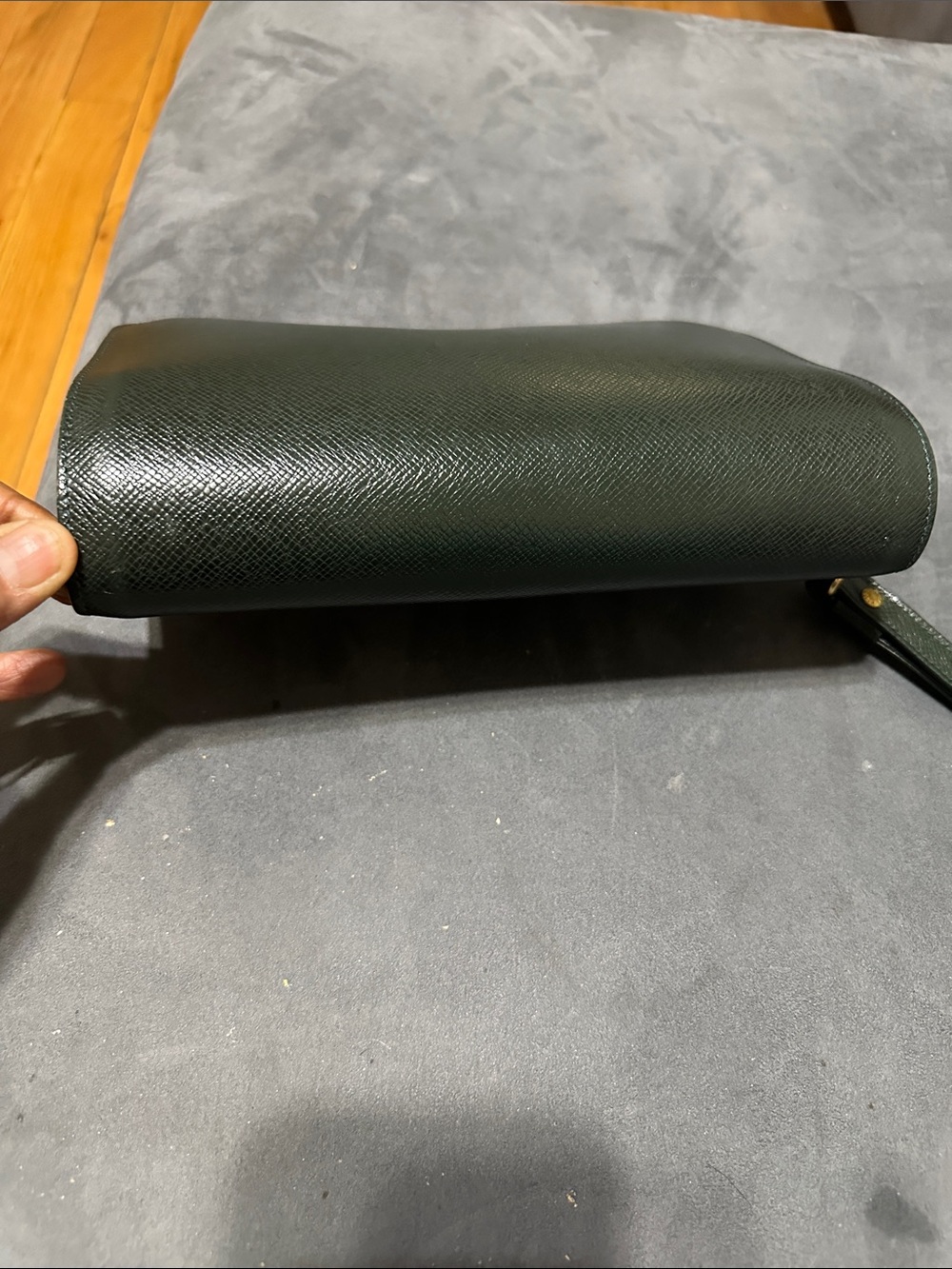 Louis Vuitton Dark Green Leather Toiletry Bag with Wristlet PREOWNED AUTHENTIC. - Picture 4 of 12